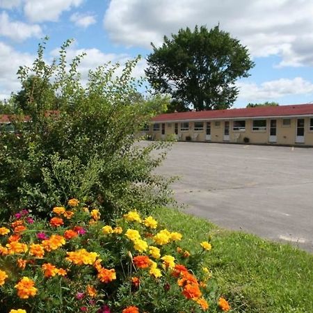 Avalon Motel Belleville Exterior photo